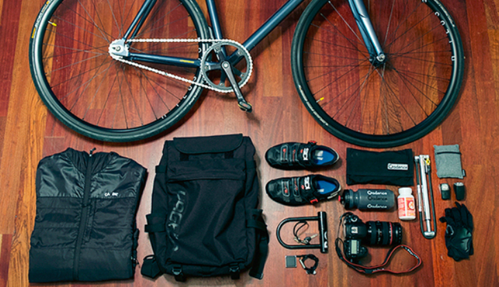 Features of Essential Bike Accessories for Commuters