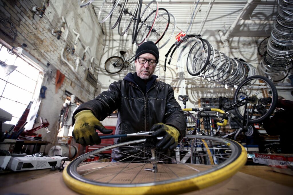 How Much Do Bicycle Mechanics Make